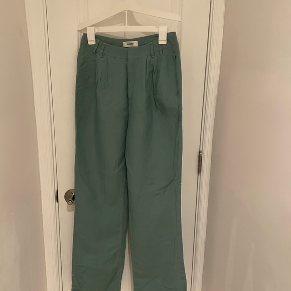 Danielle Guizio tailored set - Picture 3 of 9